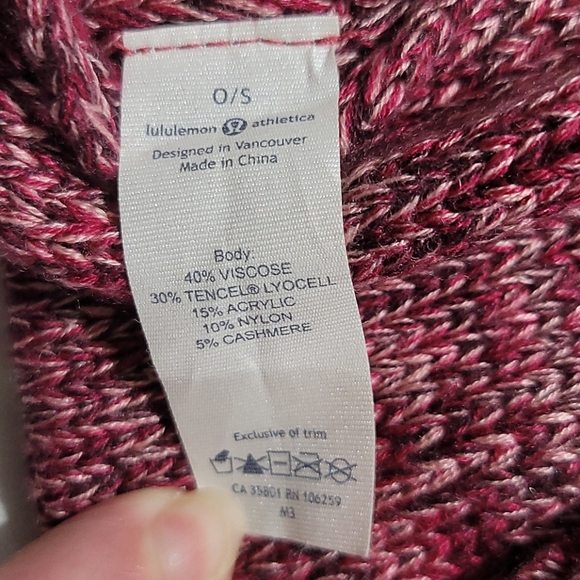 Lululemon NWOT'S Burgundy Neckwarmer & Scarf - Picture 8 of 8